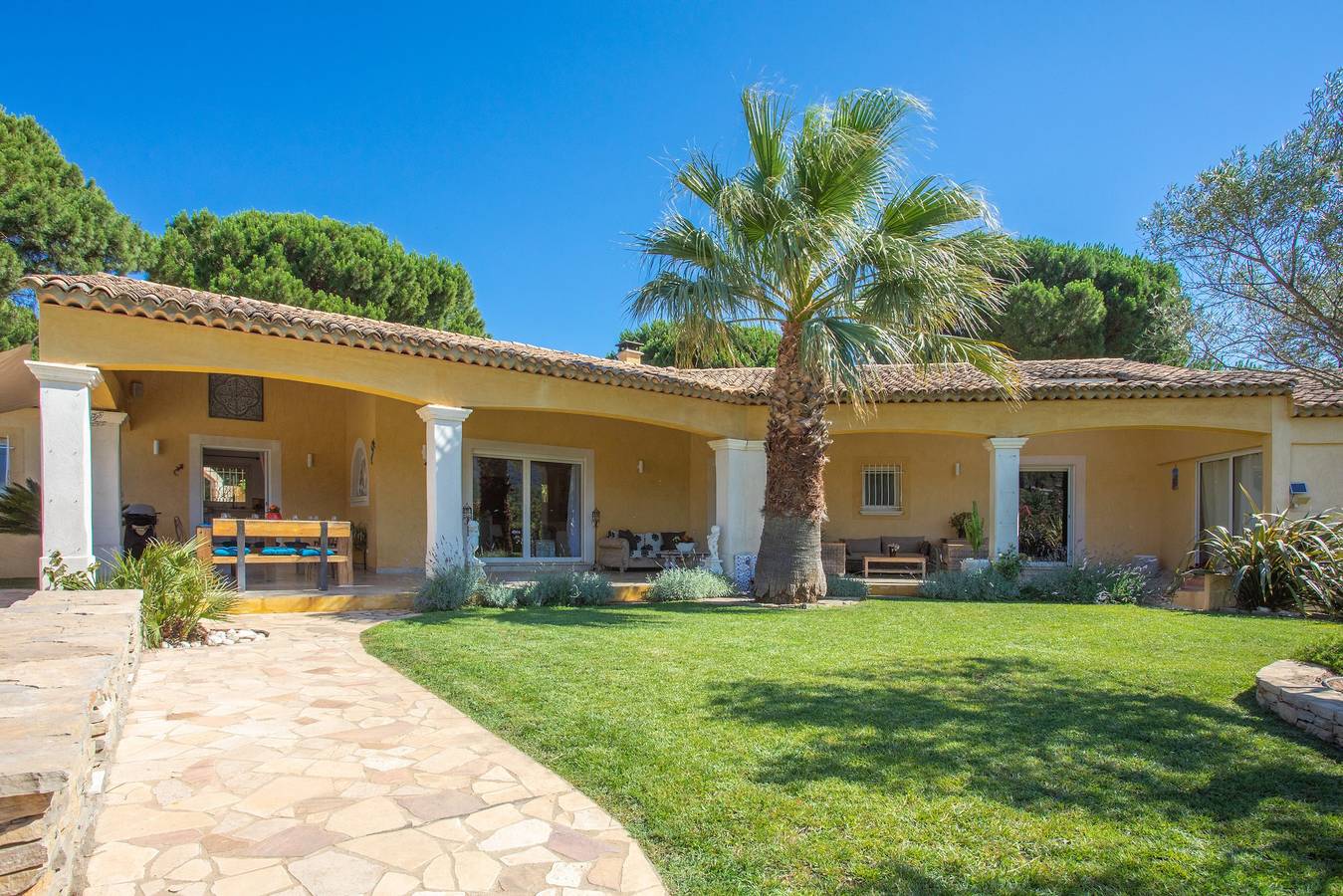 Villa 'D'Amour - Golfe De St Tropez' con vistas a la montaña, Wi-Fi y aire acondicionado in Plan-de-la-Tour, Costa mediterránea (Francia)