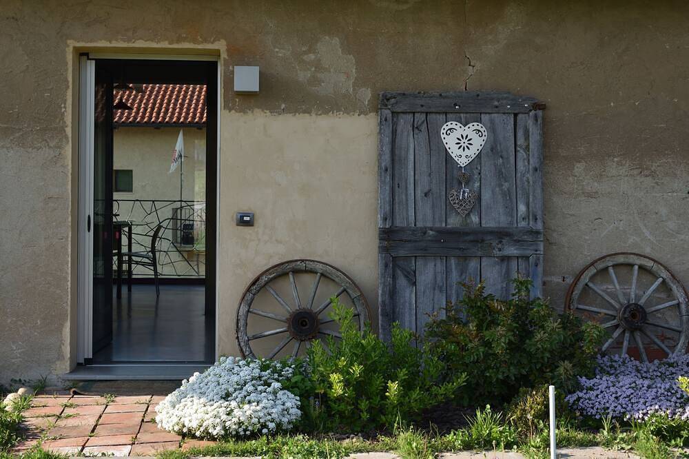 Casamatilda Loft Wohnung Mit Garten in Dogliani, Langhe