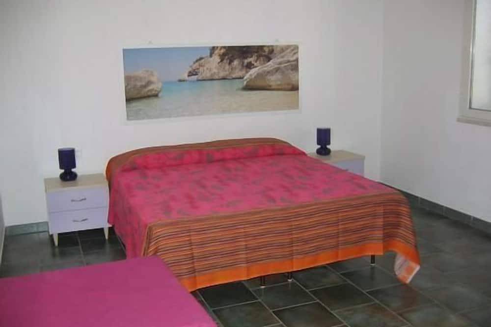Entire apartment, Pet-friendly apartment with sea view in Santa Maria Navarrese, Ogliastra Province