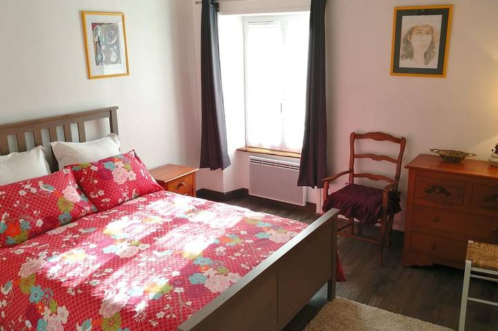 Location de vacances pour 8 personnes, avec terrasse et jardin, animaux acceptés à Surville - 4