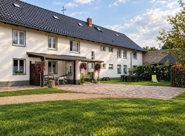 Hotel für 4 Personen, mit Terrasse und Garten sowie Ausblick in Zossen