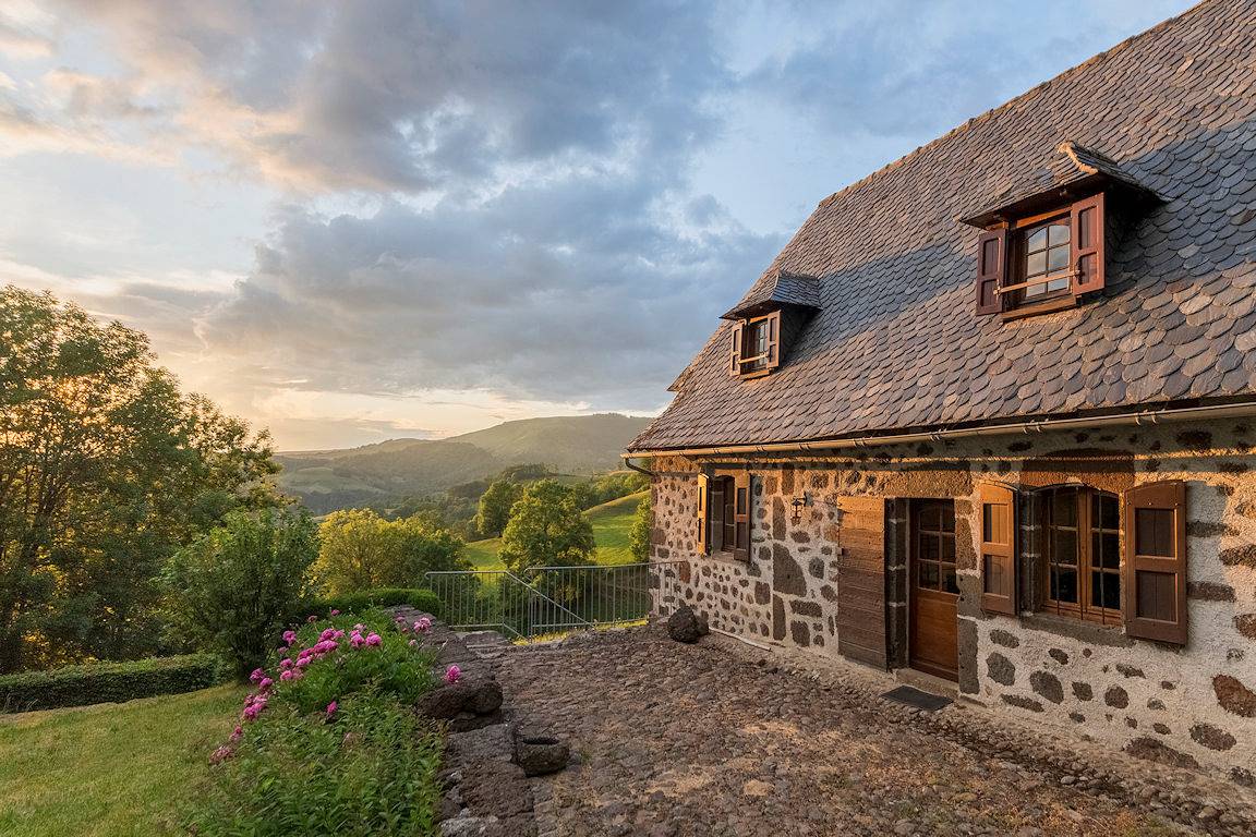 Superbe ! Maison isolée dans la Vallée de la Jordanne in Saint-Cirgues-de-Jordanne, Région d'Aurillac