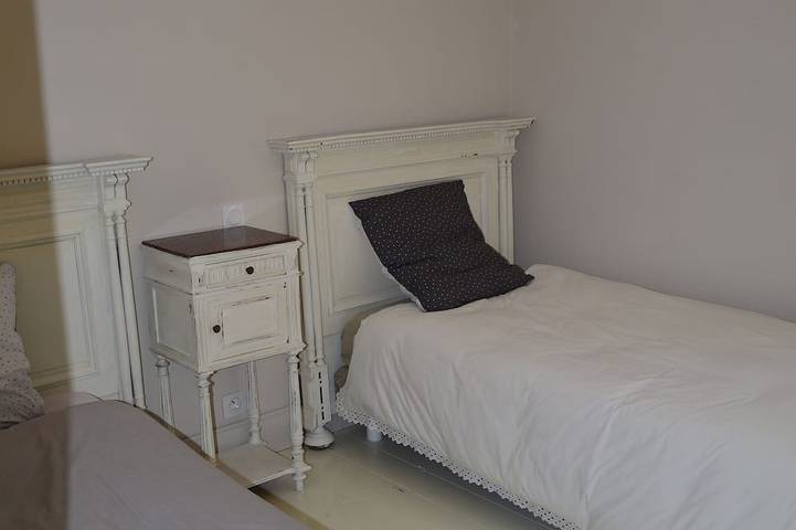 Location de vacances pour 6 personnes, avec jardin et balcon à Cours-de-Pile - 4