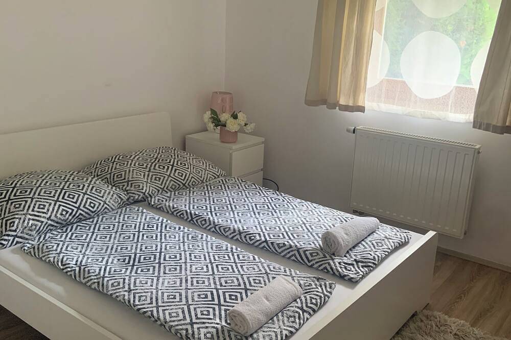 Ganze Wohnung, Cozy apartment with 1 bedroom and Ac, Wifi in welcoming Pécs in Pecs, Kleingebiet Fünfkirchen