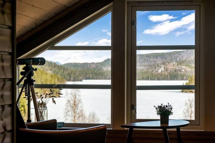 Chalet pour 12 personnes, avec Terrasse ainsi que Vue sur le lac et Vue dans Bø