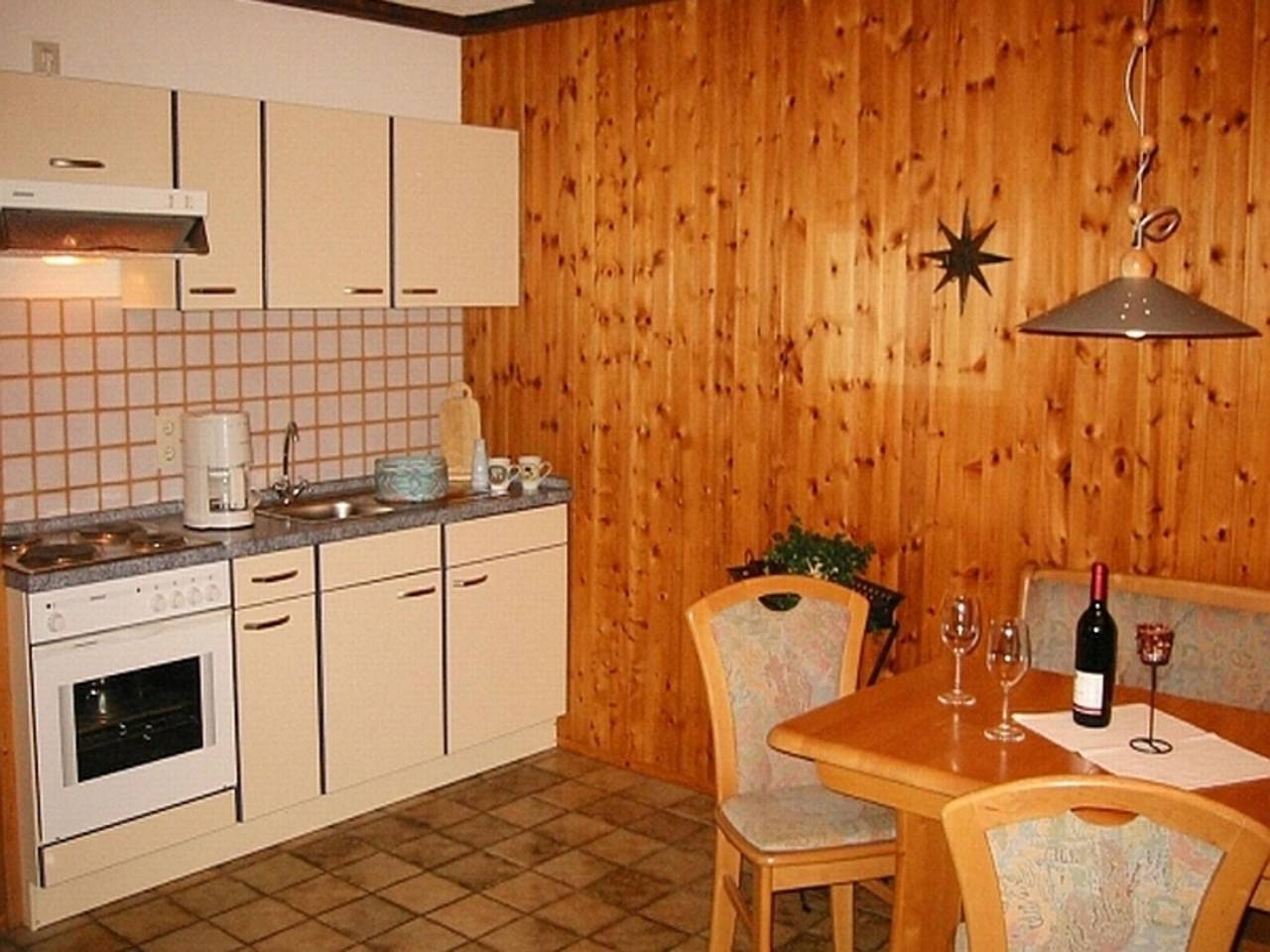 Geheel appartement, Chalet in Reinskopf met Haard & Balkon in Schönecken, Eifelkreis Bitburg-Prüm