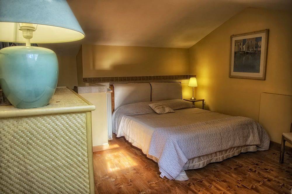 Historic Medieval 2-bedroom townhome in Magical Tuscania  in Tuscania, Provincia de Viterbo