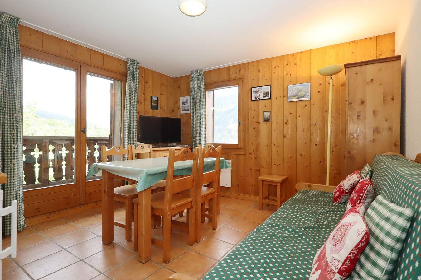 Entire apartment, Résidence Saint-Georges - 3 room apartment 6 people (07) in Les Houches, Massif du Mont-Blanc