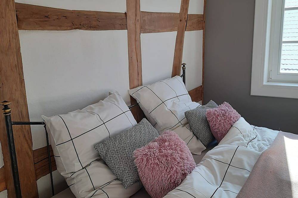 Ganze Wohnung, Moderne Ferienwohnung \"Lamm\"  2 - 3 Personen in Hasselbach, Sinsheim