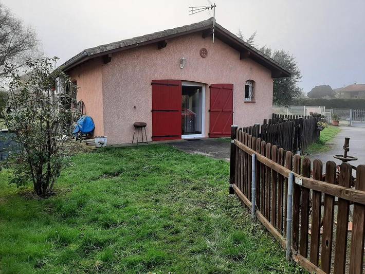 Gîte pour 3 personnes, avec jardin et terrasse, animaux acceptés à Montberon