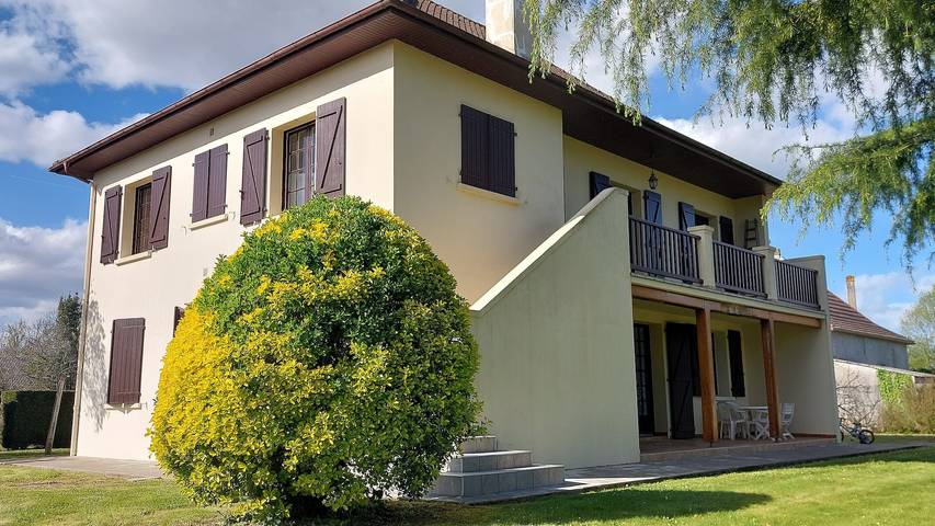 Location de vacances pour 6 personnes, avec jardin, animaux acceptés à Dognen