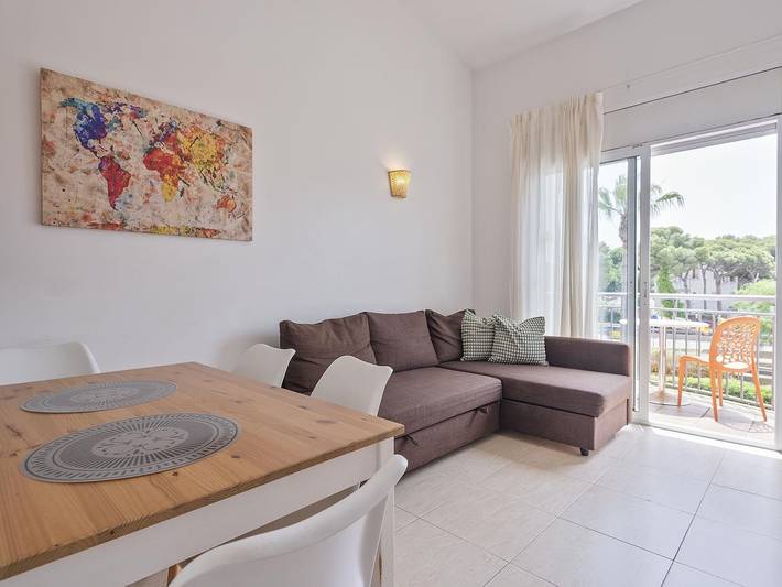 Ferienwohnung für 4 Personen, mit Balkon/Terrasse und Garten sowie Pool in Castelldefels - 2