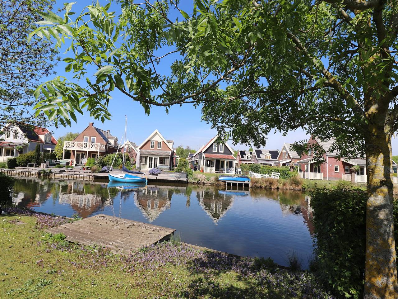 Bungalow in Südholland mit eigenem Steg in Bernisse, Niederländische Nordsee