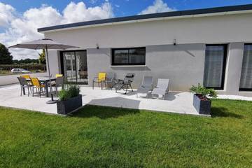 Gîte pour 6 personnes, avec terrasse et jardin à Combrit