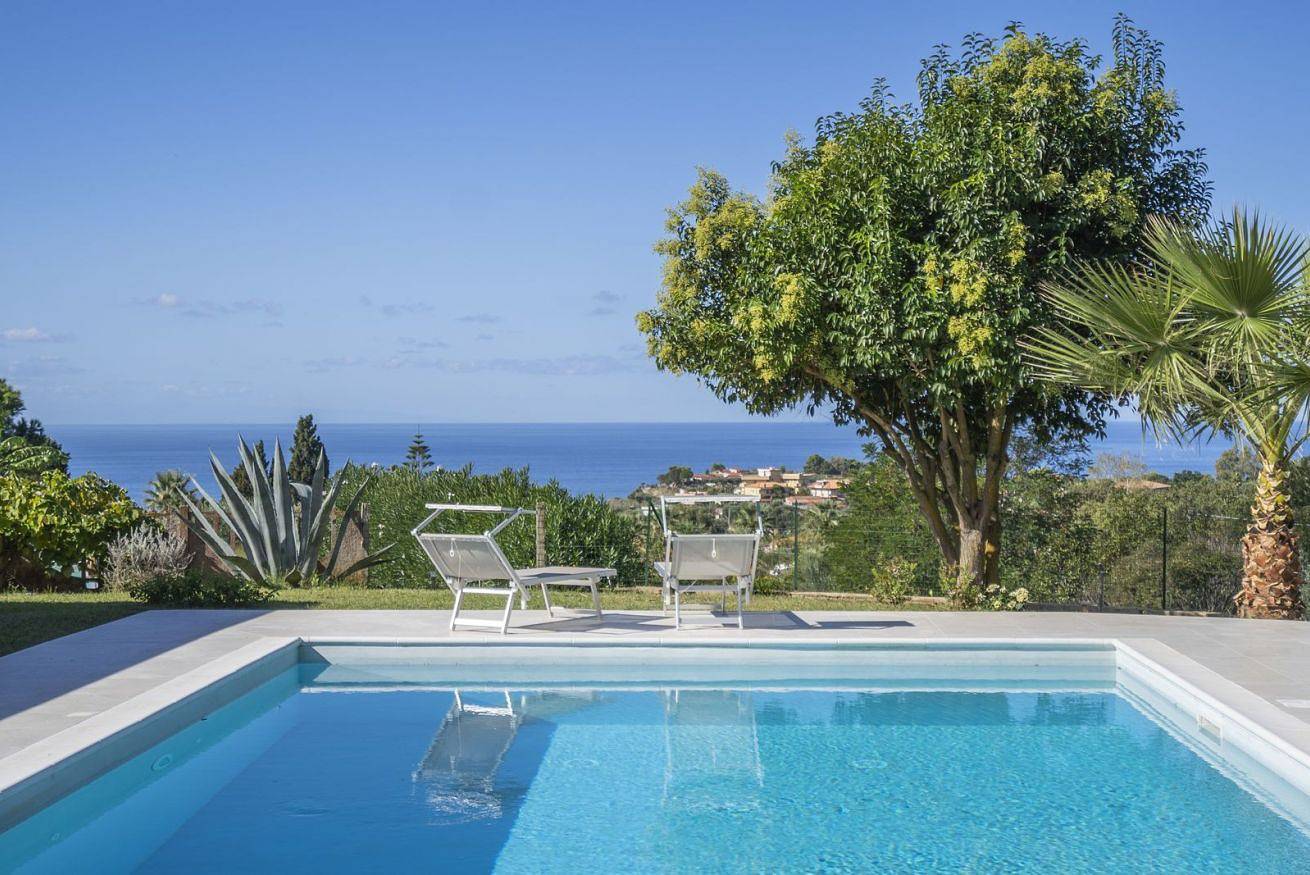 Villa Serenità, charmante unabhängige Villa mit privatem Pool in Santa Maria (Vibo Valentia), Vibo Valentia Provinz