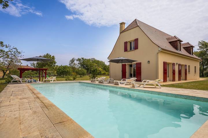 Gîte pour 8 personnes, avec piscine