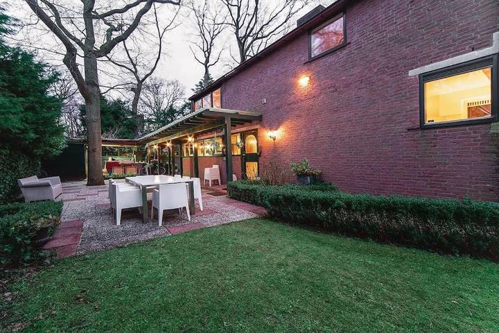 Vakantiehuis voor 10 personen, with Balkon and Terras as well as Tuin in Wassenaar