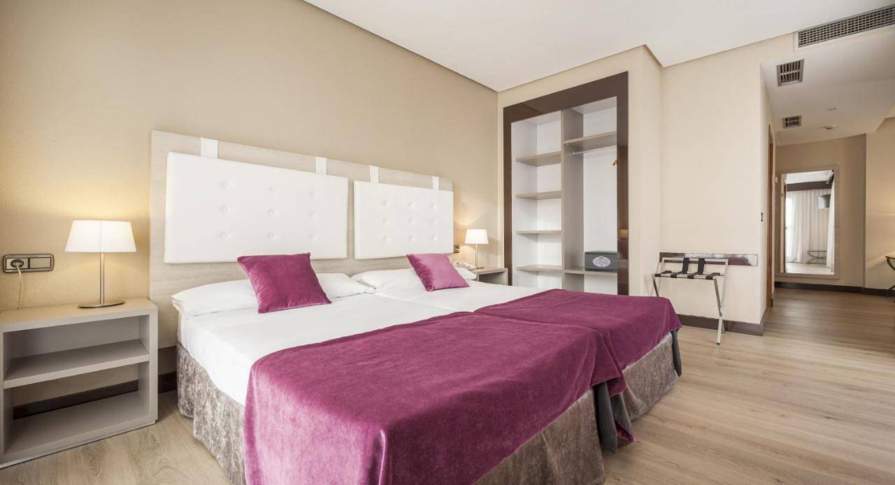 Ilunion Golf Badajoz in Badajoz, Provincia de Badajoz