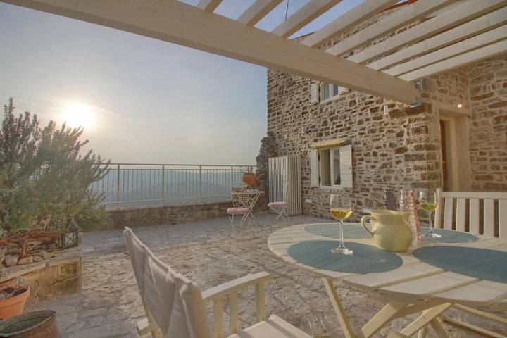 Ferienhaus für 4 Personen, mit Terrasse und Garten sowie Ausblick in Motovun
