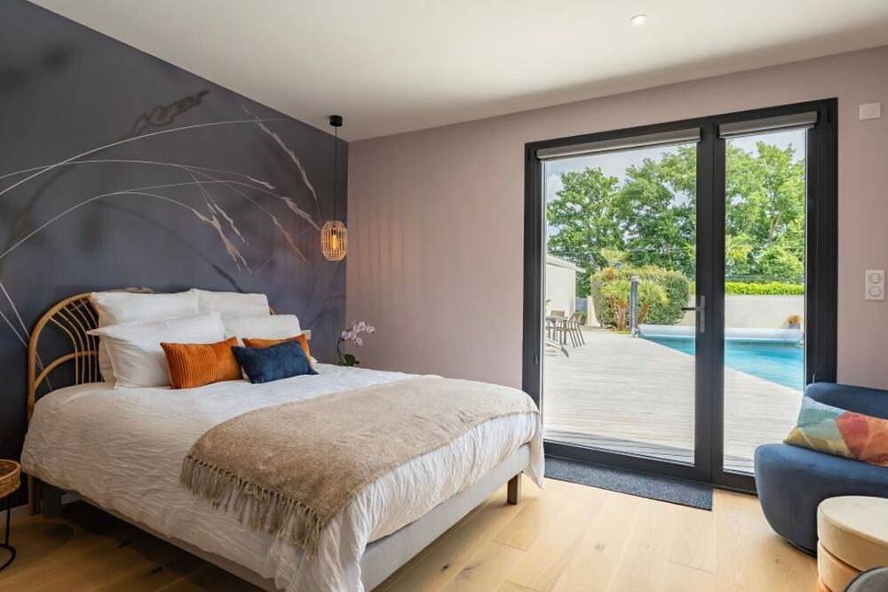 Geräumiges Zimmer mit Terrasse und Pool in Sucé-sur-Erdre, Nantes und Umgebung
