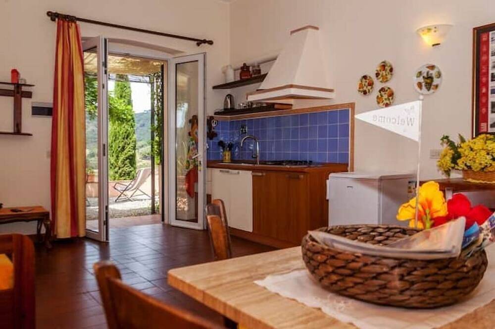 Casale le pitte  2, typical Tuscany countryside close to the Elba sea in Cala di Mola, Porto Azzurro