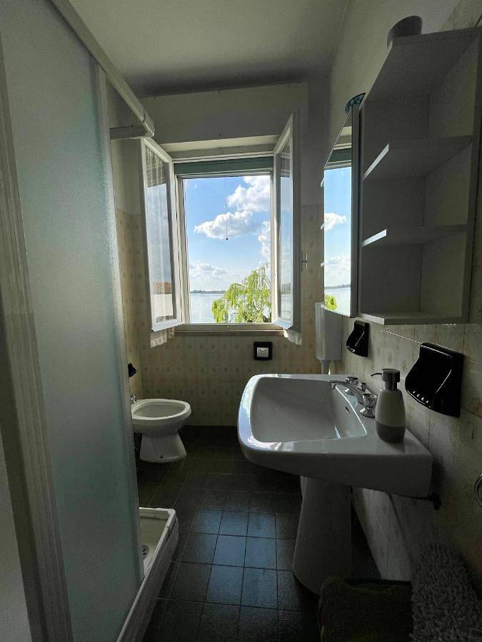 Chambre d’hôte pour 4 personnes, avec vue sur le lac ainsi que jardin et vue à Mantoue - 4
