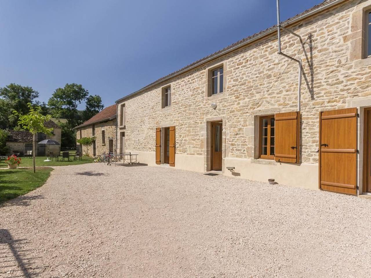 Einstöckiges 4*-Haus in Zoonahe, Spiele, Haustiere erlaubt, Kamin in Uncey-le-Franc, Montbard und Umgebung