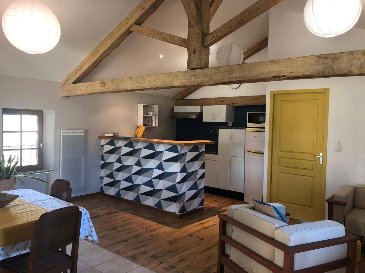 Two-Bedroom House in Cordes-sur-Ciel, Région d'Albi