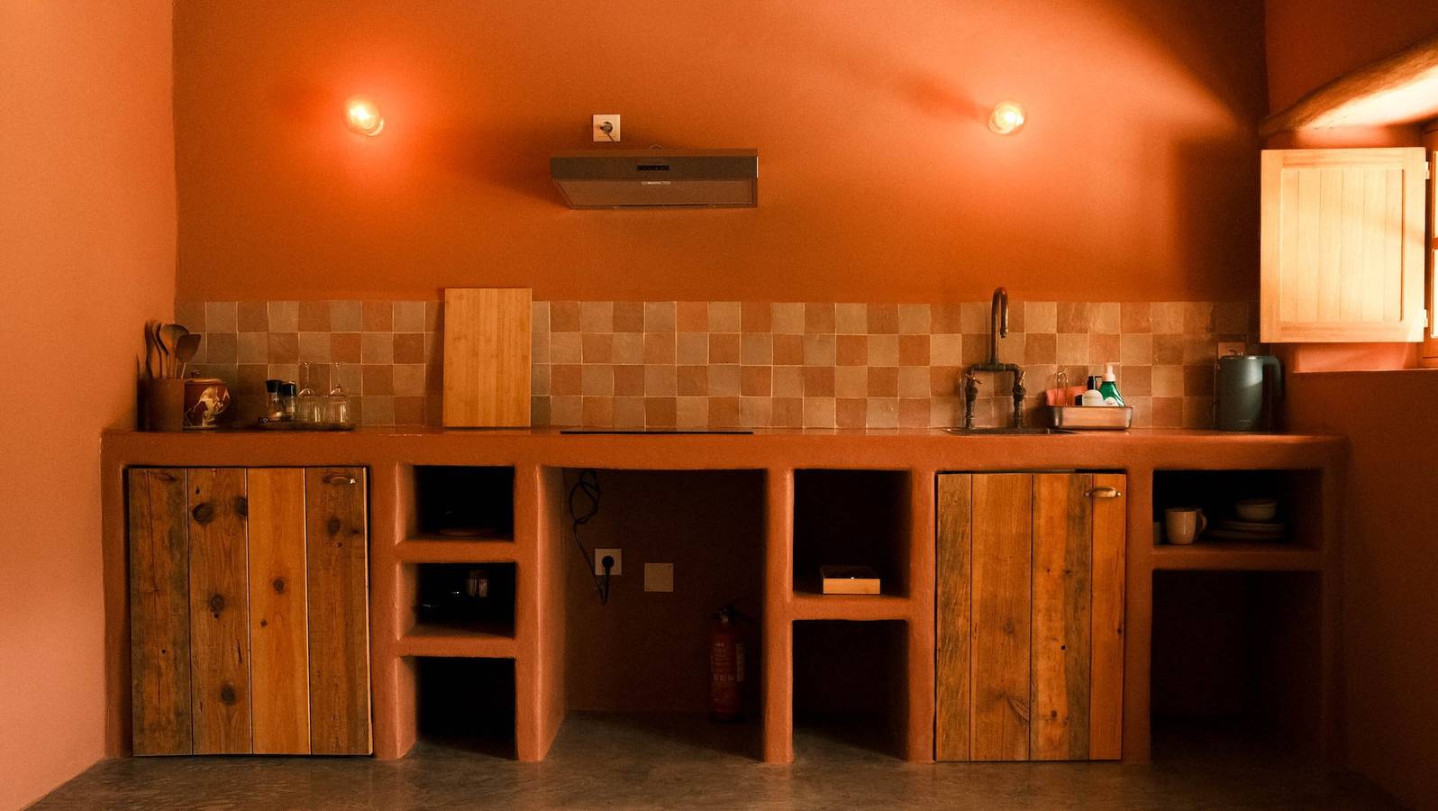 Apartamento inteiro, Apartamento 'Barro' com Vista Montanha, Terraço Privado e Wi-Fi in São Teotónio, Costa Alentejana