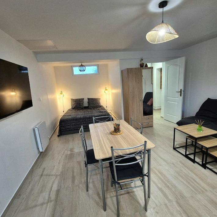 Gîte pour 4 personnes, avec jardin et terrasse à Villeneuve-le-Comte - 2