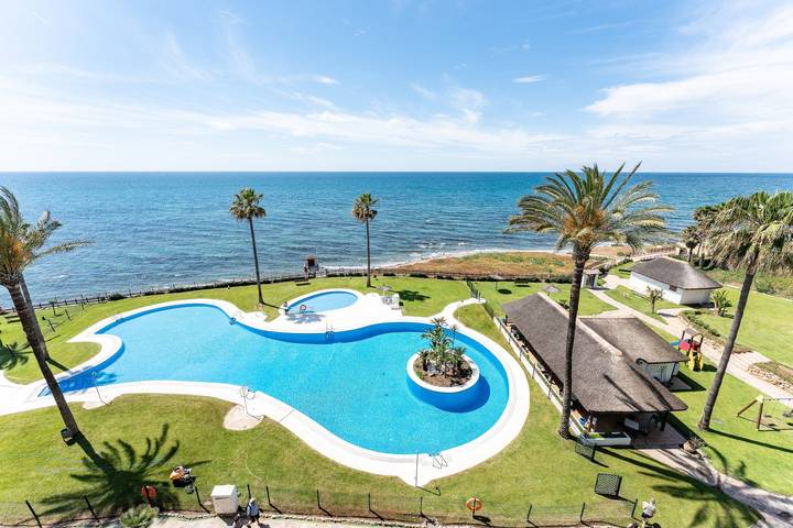 Entire apartment, Apartment 'Mi Capricho' with Sea View, Wi-Fi and Air Conditioning in Urbanizacion Calahonda, Mijas