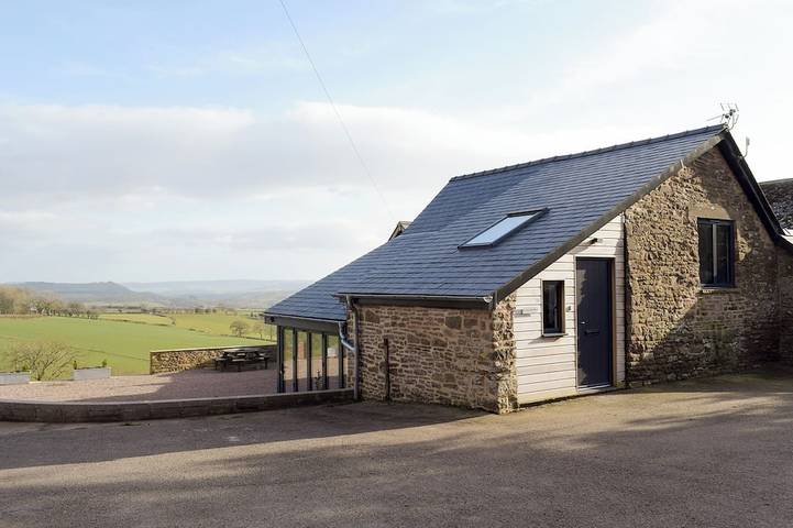 Holiday home for 6 people, with hot tub and garden in Hereford