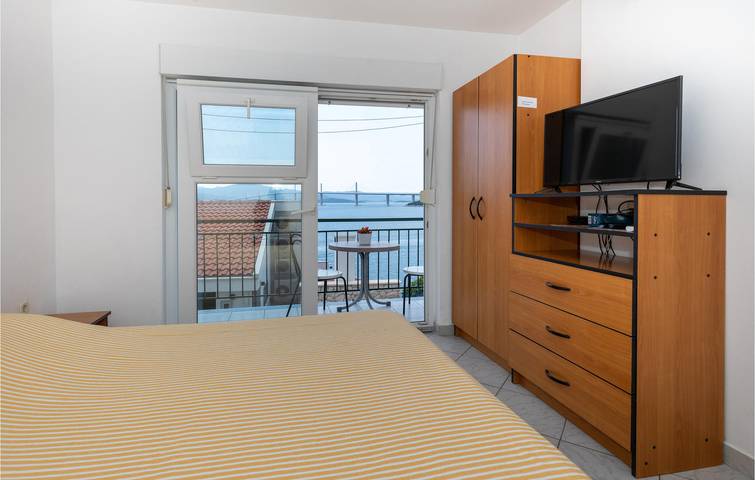 Ganze Ferienwohnung, Gemütliche Wohnung mit Terrasse, WLAN und Parkplatz, 1,5 km vom Strand entfernt in Klek, Dubrovnik-Neretva
