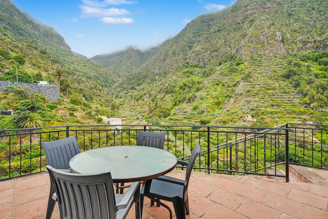 Casa El Mantillo: Valley Views, Peace, and Private Terrace in Hermigua in El Estanquillo, Hermigua
