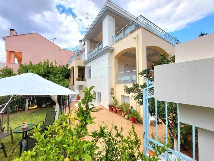 Ferienwohnung für 6 Personen, mit Garten und Ausblick in Volos