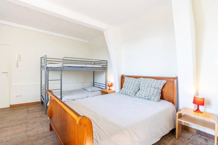 Location de vacances pour 15 personnes, avec terrasse et jardin, animaux acceptés à Cerfontaine - 2