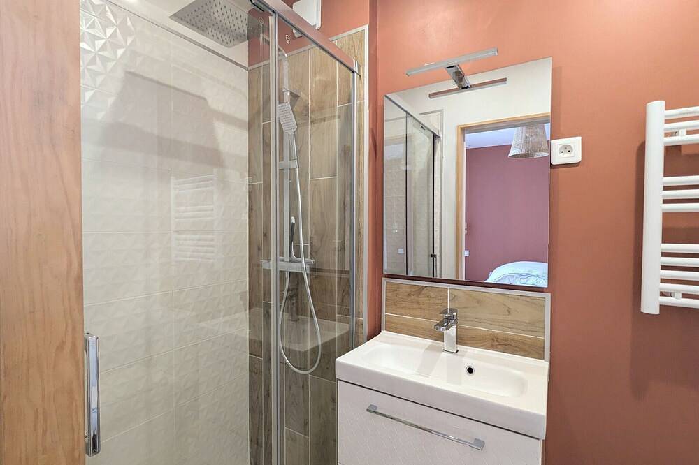 Entire apartment, Quiet studio in central Châteauroux with parking in Châteauroux, Châteauroux region