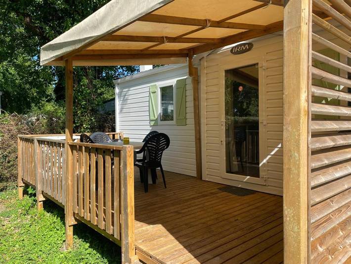 Camping pour 5 personnes, avec Terrasse et Jardin ainsi que Piscine et Vue