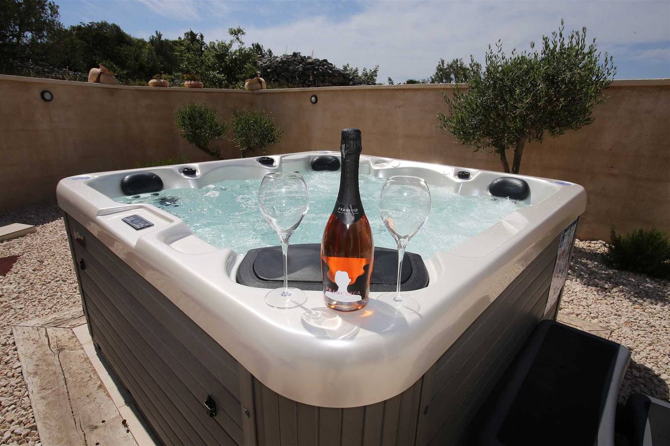 Villa für 6 Personen mit Garten in Jezera, Murter