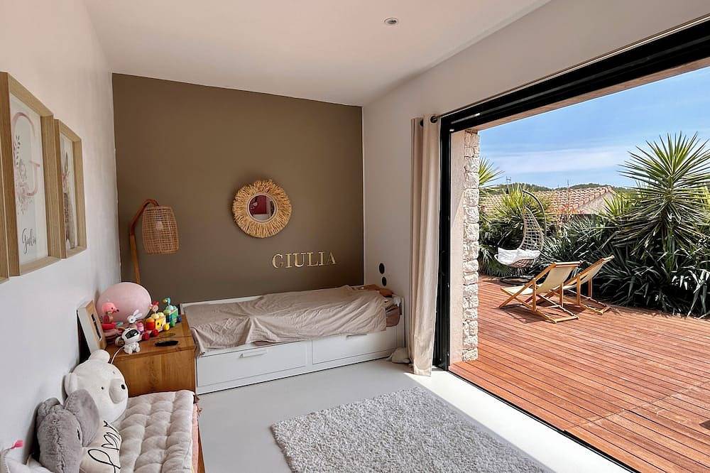 Magnificent house on the Côte Bleue, 2 steps from the calanques! in Le Rove, Istres region