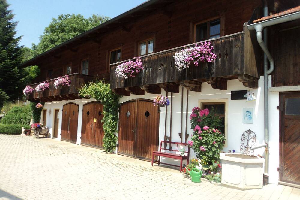 Ganze Wohnung, Appartement 6 mit separatem Schlafzimmer im Obergeschoss in Soyen, Landkreis Rosenheim