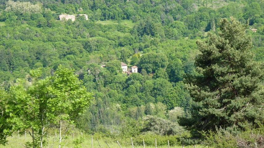 Location de vacances pour 2 personnes, avec Balcon et Terrasse ainsi que Jardin et Vue à Préaux