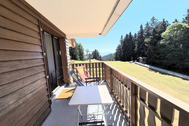 Gîte pour 4 personnes, avec terrasse, adapté aux familles dans Le Revard