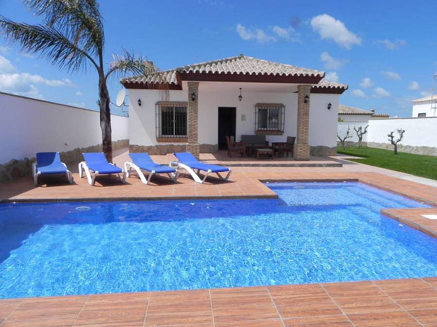 Privater Pool, Außenküche und Bar, kostenloses Wlan, gemauerter Grill, schattige Veranden - Casa David - in Conil de la Frontera, Costa de la Luz