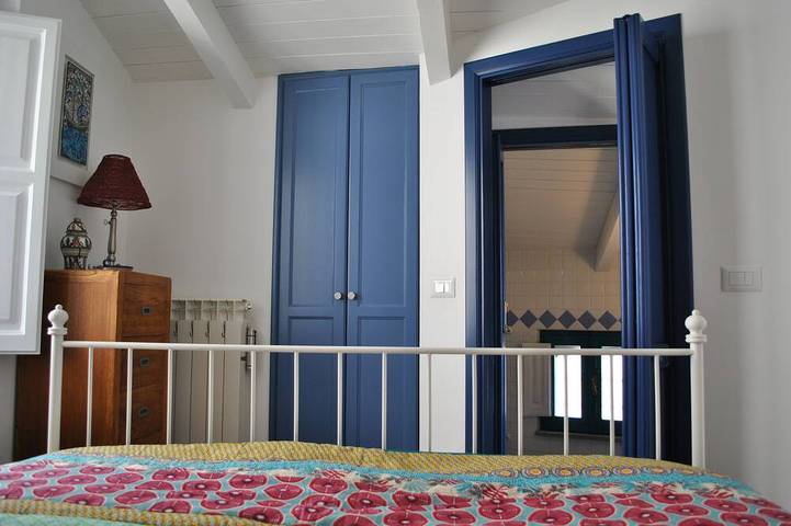 44 Steps Holiday Home - terrace with sea view, equipped kitchen, desk with wifi in Castellabate, Cilento Coast