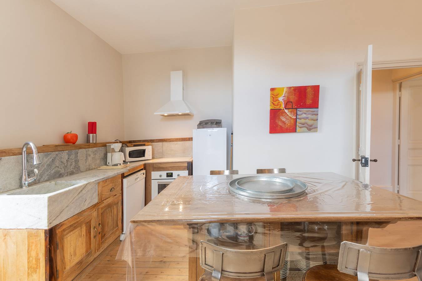 Appartement entier, Appartement 'Le Maronnier' avec piscine partagée, Wi-Fi et climatisation in Saint-Germain, Ardèche