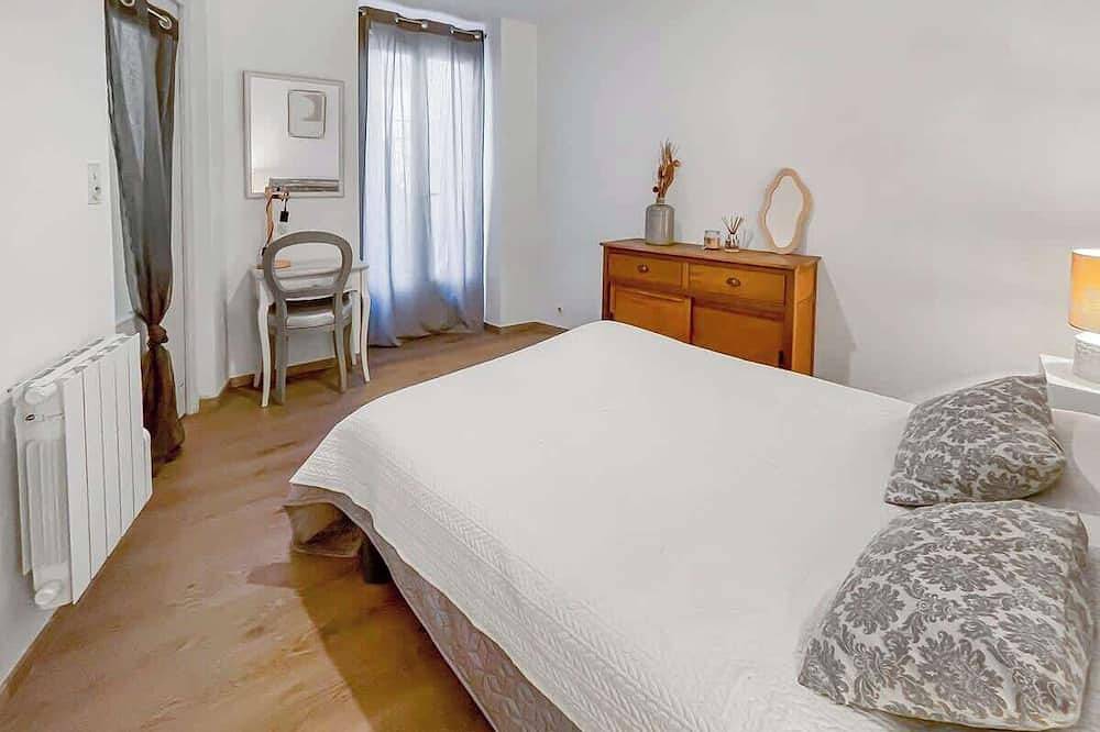 Entire apartment, T2 au pied de la Cité, vue sur les remparts in Carcassonne, Carcassonne region