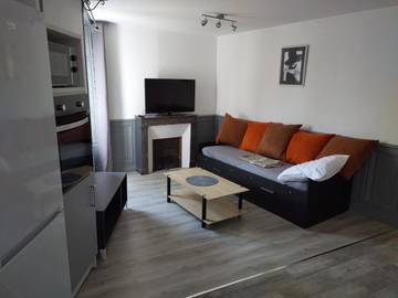 Gîte pour 4 personnes, avec balcon et vue à Veyre-Monton