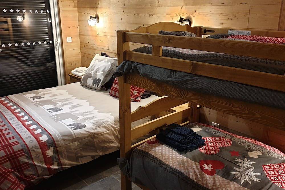 Chalet 14 personnes cœur station skis aux pieds. Classé tourisme Handicap in Le Lioran, Laveissière