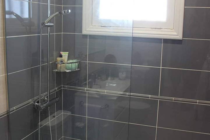 Beautiful renovated villa with private pool close to amenities and the sea. in Montaña Roja, Yaiza